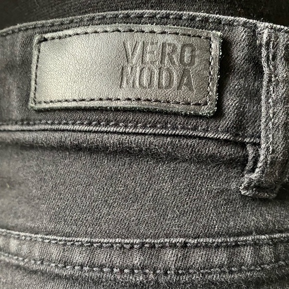 Vero Moda super short shorts - Picture 5 of 8